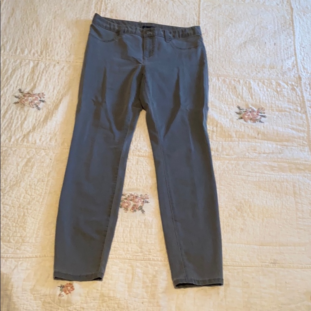 Tommy Hilfiger size 8 gray trousers we ship fast